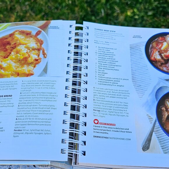 Taste of Home 25th Anniversary Cookbook Collectors Edition dated 2018 hardcover - Picture 8 of 12